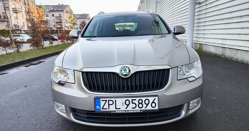 Skoda Superb cena 29900 przebieg: 248000, rok produkcji 2010 z Szczecin małe 596
